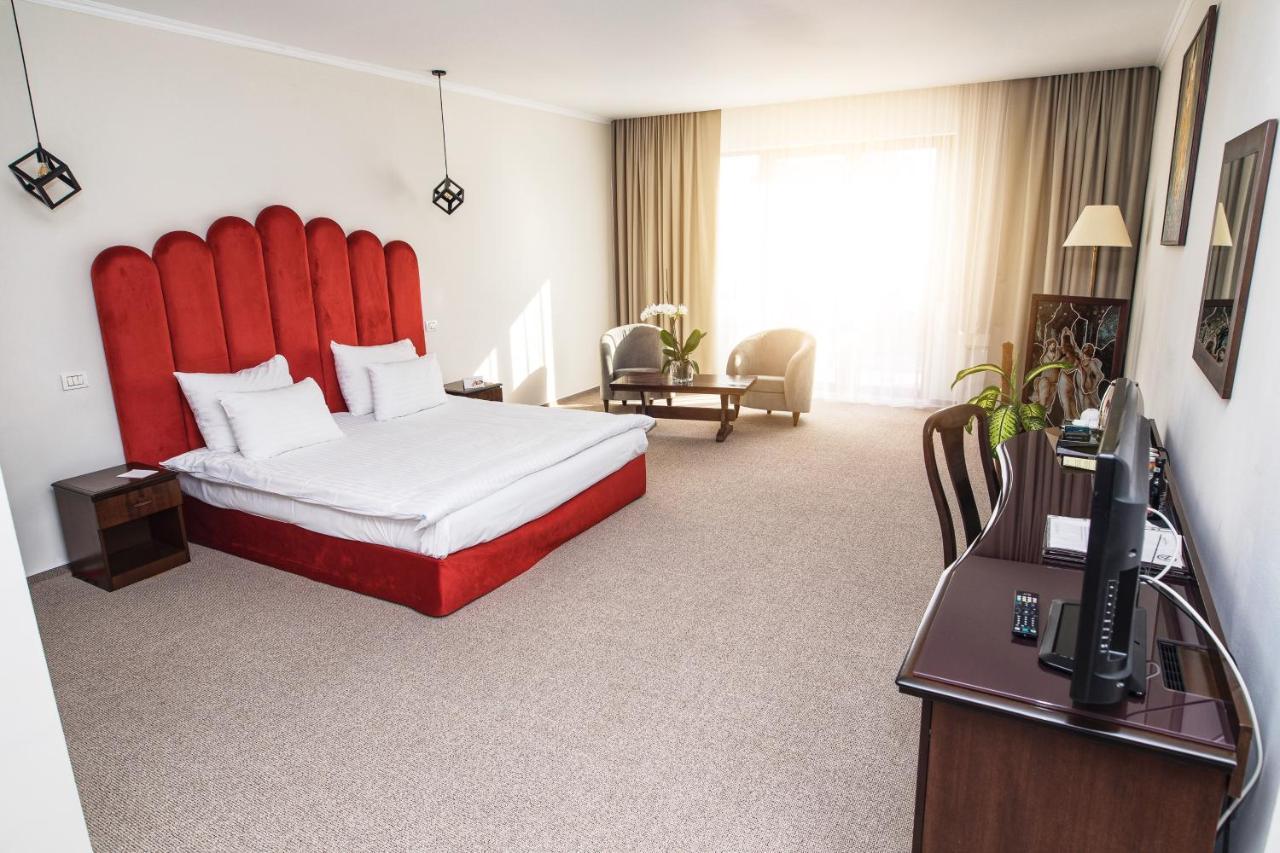 International Centre Hotel 4*